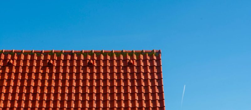 Dane o ugięciach dachu płaskiego – dlaczego są ważne dla bezpieczeństwa obiektu?